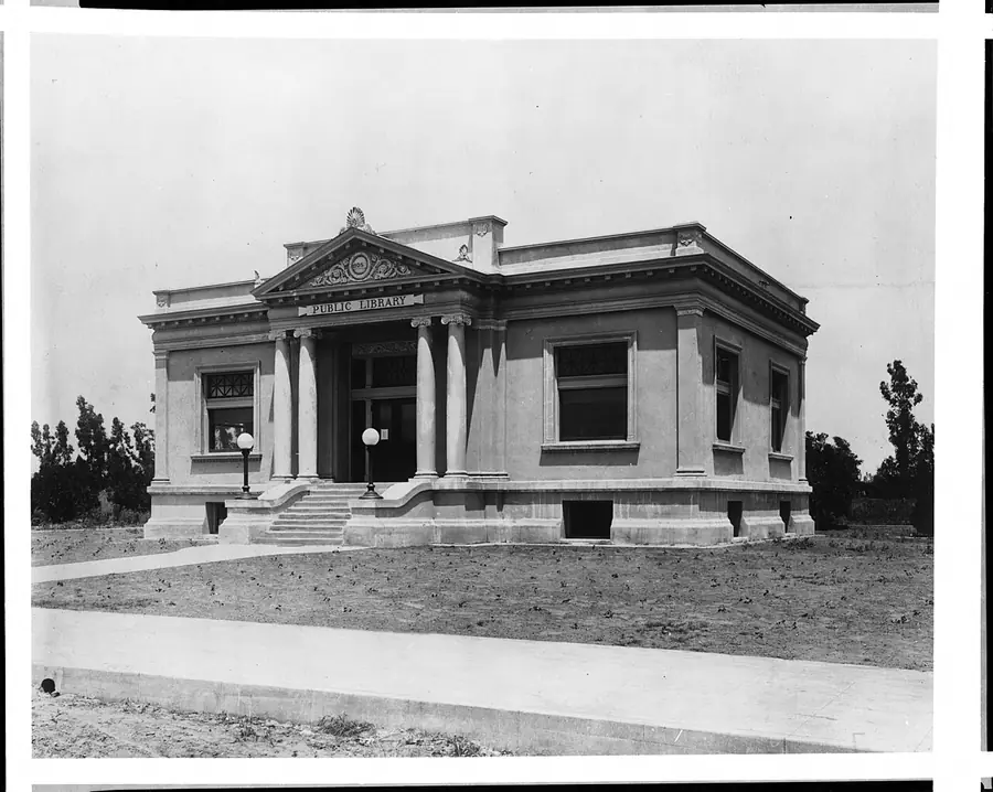 Black and white photo of the old Covina Public Library with columns
