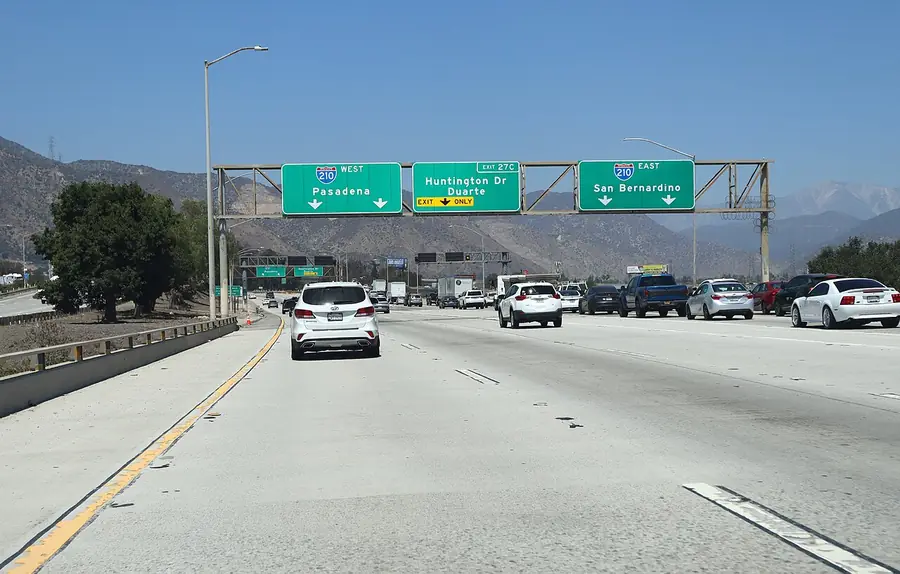 Freeway signs at the north end of the 605 in Irwindale