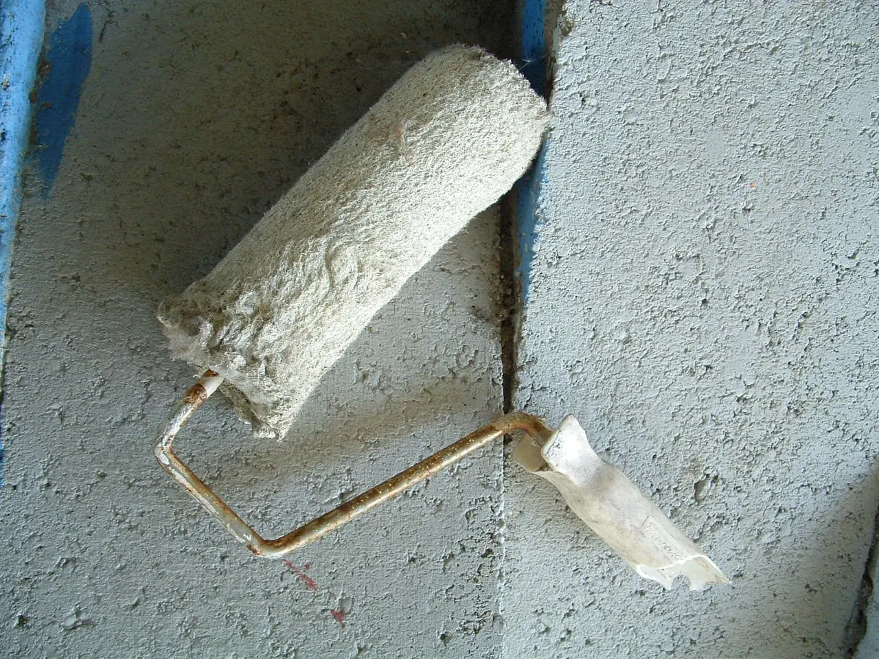 Paint roller resting after use